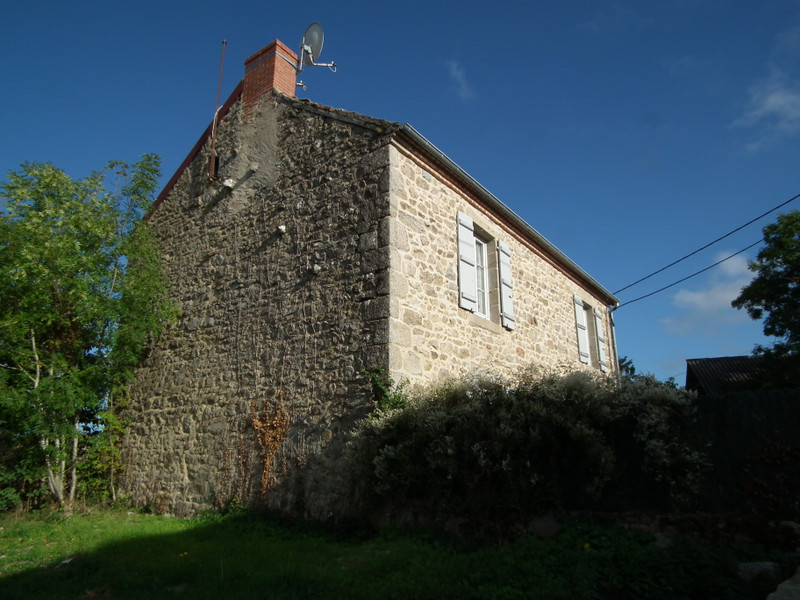 French property for sale in Auzances, Creuse - &#8364;99,000 - photo 2
