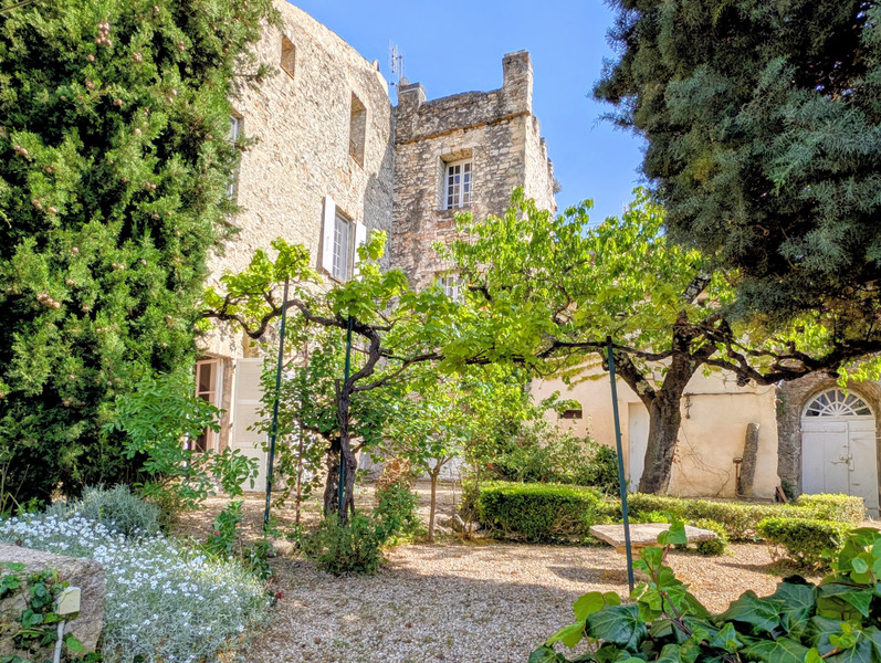 French property for sale in Vaison-la-Romaine, Vaucluse - €549,000 - photo 1
