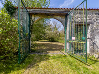 Chateau à vendre à Angoulême, Charente - 397.500 € - photo 9