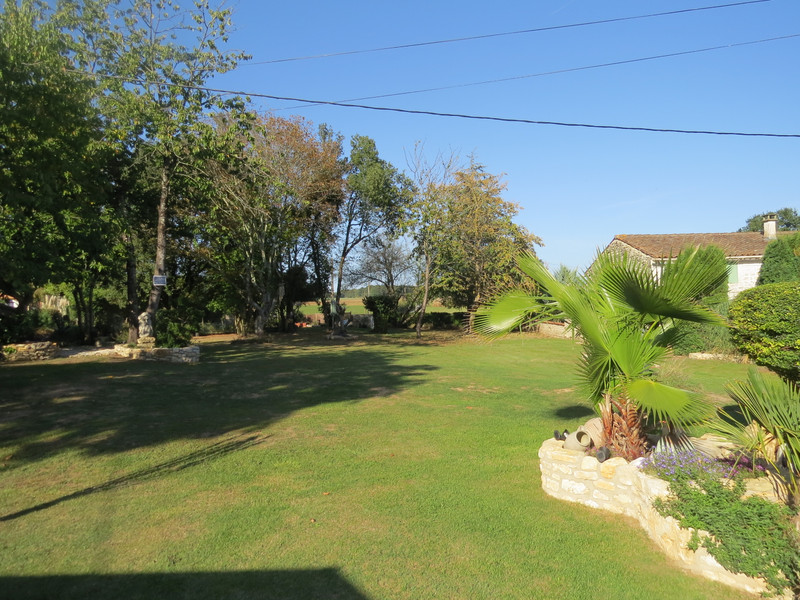 French property for sale in Saint-Savinien, Charente-Maritime - €246,100 - photo 10