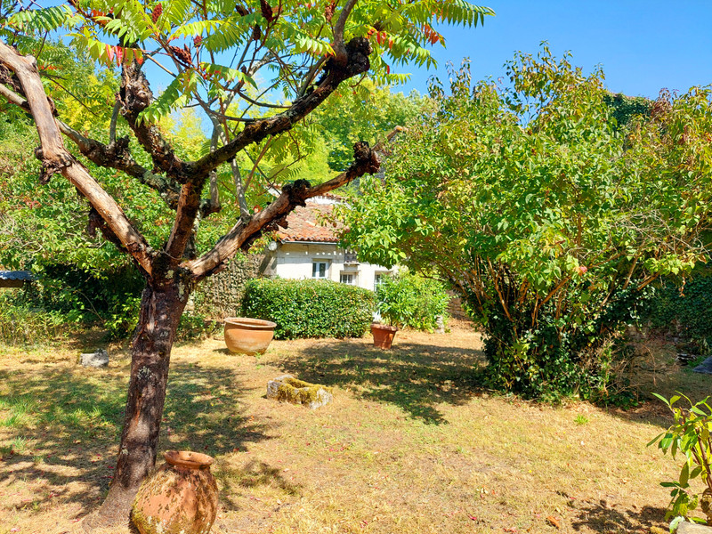 French property for sale in Villebois-Lavalette, Charente - €296,800 - photo 1