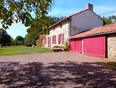 Maison à vendre à Mauléon, Deux-Sèvres, Poitou-Charentes, avec Leggett Immobilier