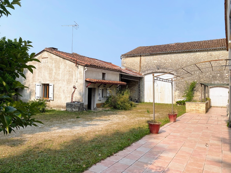 French property for sale in Saint-Ciers-sur-Bonnieure, Charente - €199,800 - photo 1