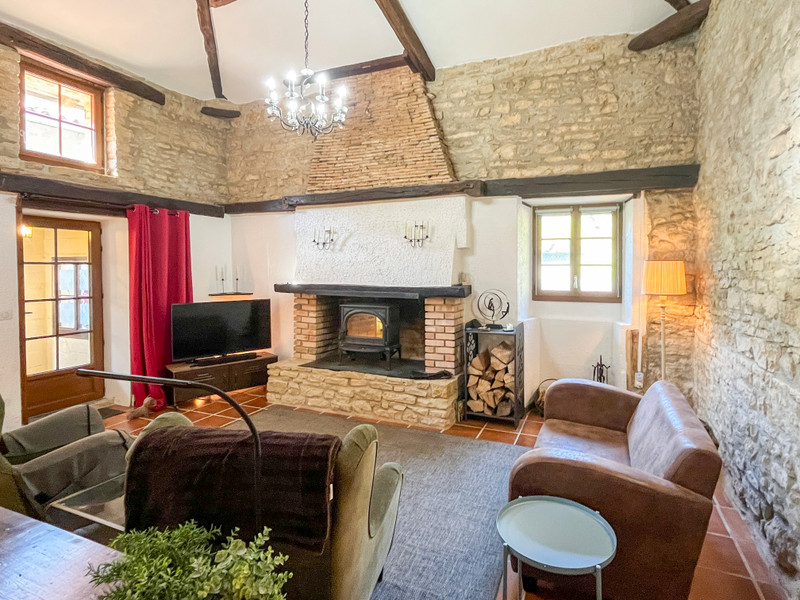 French property for sale in Chatain, Vienne - €149,950 - photo 2