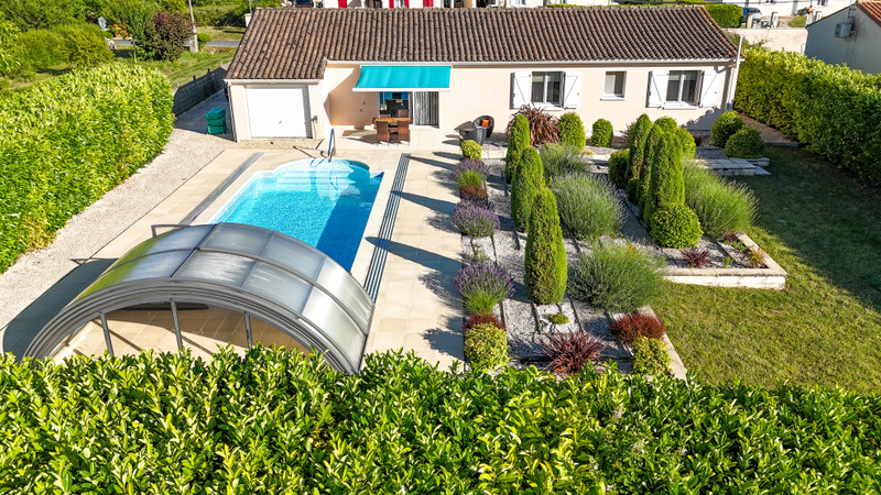 Propriété à vendre à Courbillac, Charente - 245 000 €