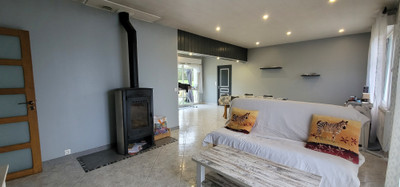 French property for sale in Suaux, Charente - €178,950 - photo 3