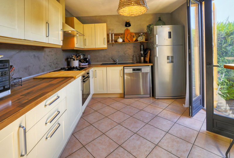 French property for sale in Rustrel, Vaucluse - €299,000 - photo 4