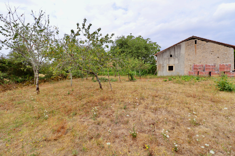 French property for sale in Montbron, Charente - €31,600 - photo 2