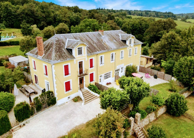Fantastic countryside property in Perigord Vert, ideal for holiday rental business, swimming pool. 