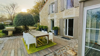 French property for sale in Luxé, Charente - €295,000 - photo 6