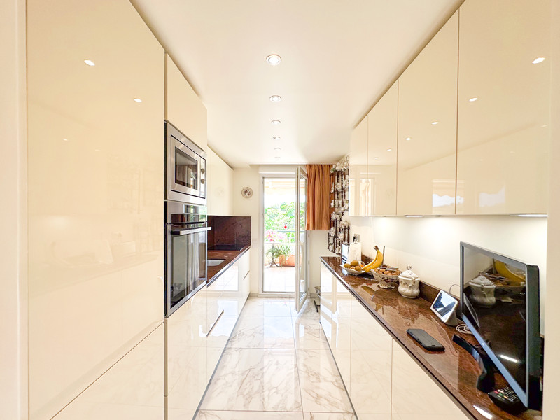 French property for sale in Mandelieu-la-Napoule, Alpes-Maritimes - €570,000 - photo 6
