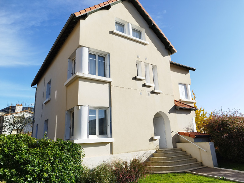 Vente Maison 256m² 9 Pièces à Chaunay (86510) - Leggett Immobilier