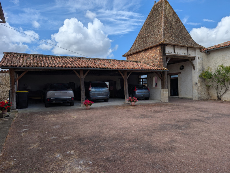 French property for sale in Condéon, Charente - €530,000 - photo 1