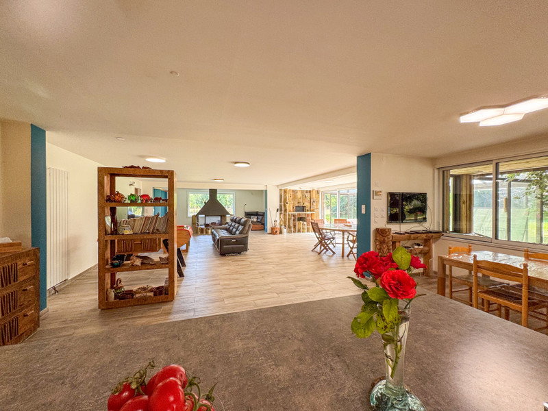 French property for sale in Chantonnay, Vendée - €636,000 - photo 4