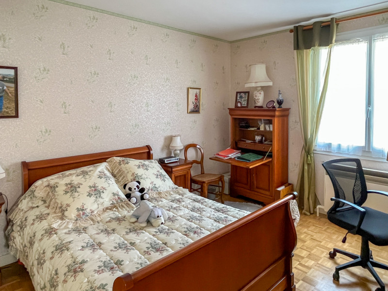 French property for sale in Soyaux, Charente - €192,600 - photo 5