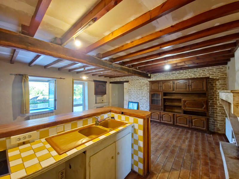 French property for sale in Maillezais, Vendée - €195,000 - photo 2