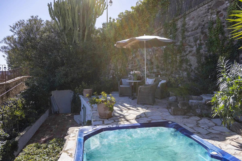 French property for sale in Cannes, Alpes-Maritimes - €1,690,000 - photo 3