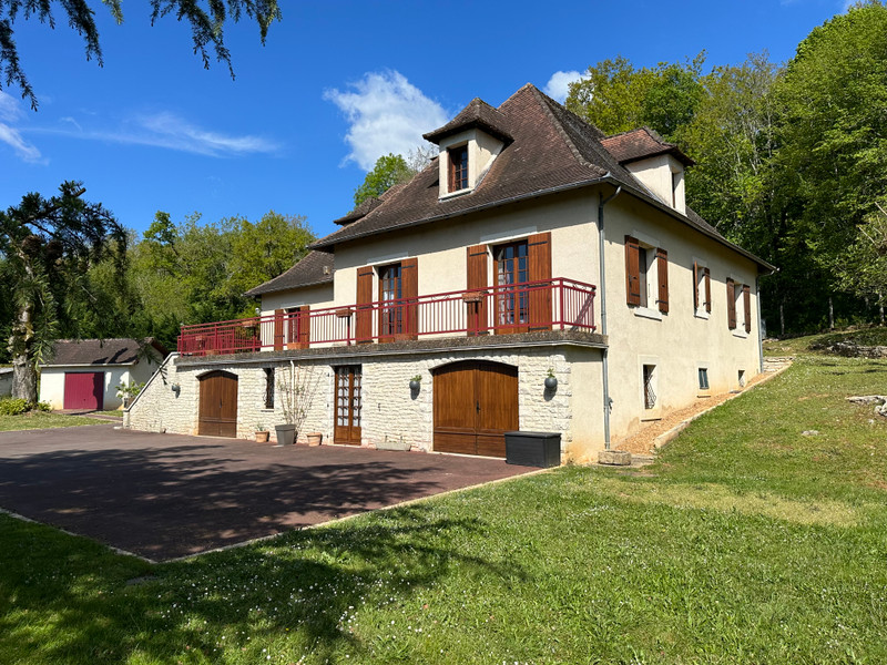 French property for sale in Saint-Martial-d'Albarède, Dordogne - €294,250 - photo 2