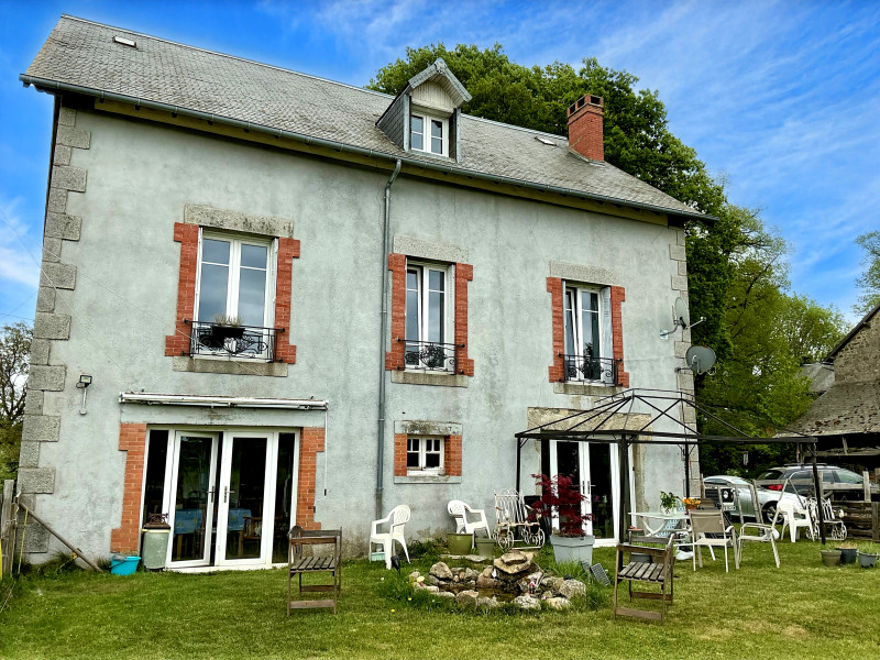 Propriété à vendre à Mérinchal, Creuse - 295 320 €