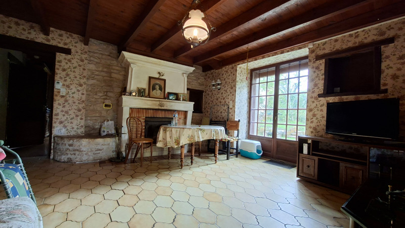 French property for sale in Luxé, Charente - €88,000 - photo 7