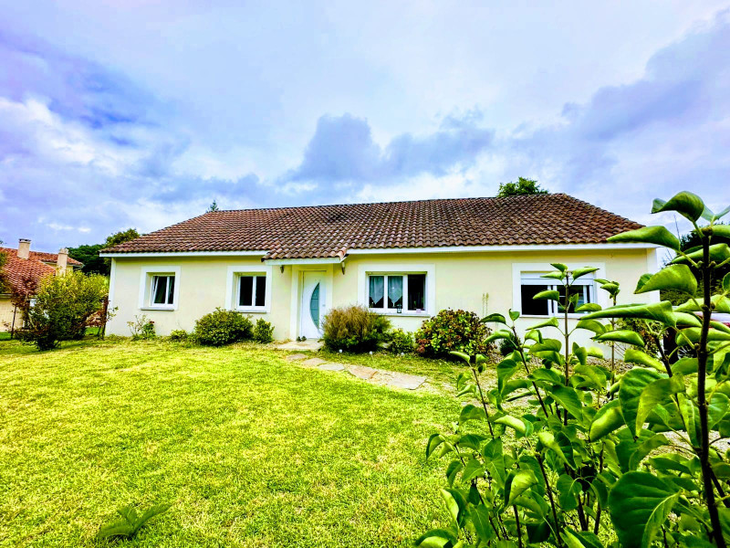 French property for sale in Gabarret, Landes - €242,000 - photo 0