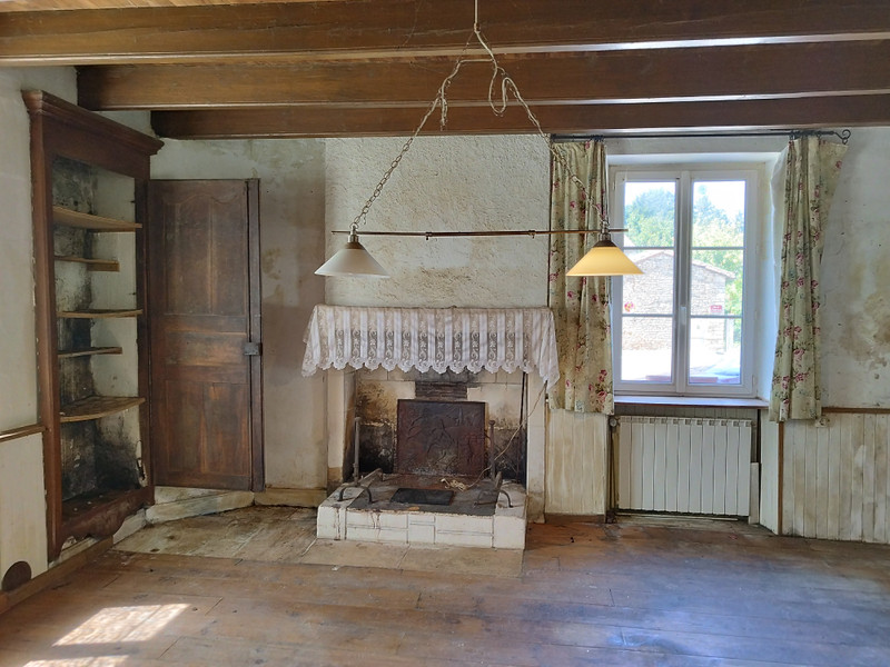 French property for sale in Champagné-le-Sec, Vienne - €162,000 - photo 4