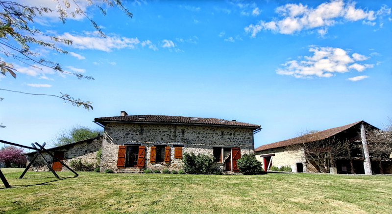 French property for sale in Saint-Mathieu, Haute-Vienne - €318,000 - photo 1