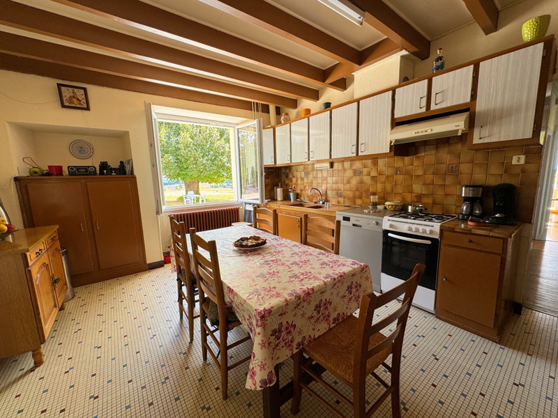 French property for sale in Saint-Quentin-de-Chalais, Charente - €215,000 - photo 2