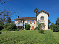 Propriété à vendre à Bourg, Gironde - 371 000 € - photo n°1