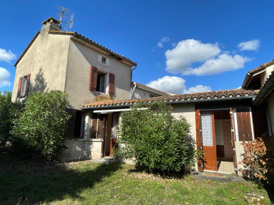 French property for sale in Marcillac-Lanville, Charente - €158,050 - photo 1