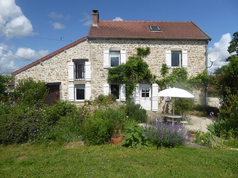 Propriété à vendre à Sainte-Thérence, Allier - 239 000 €