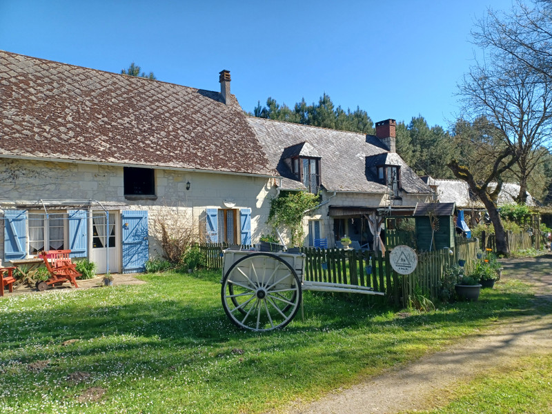 French property for sale in Mouliherne, Maine-et-Loire - €455,000 - photo 0