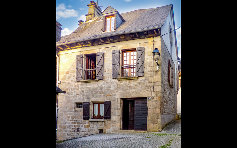 French property for sale in Treignac, Corrèze - €171,990 - photo 0