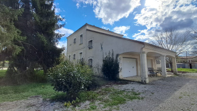 French property for sale in Champagne-et-Fontaine, Dordogne - €365,700 - photo 2