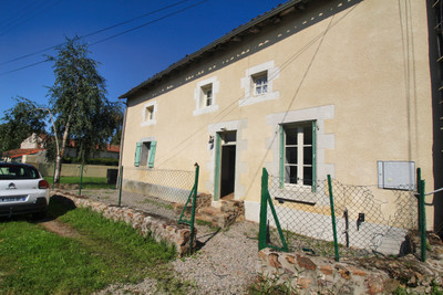 Maison à vendre à Abzac, Charente, Poitou-Charentes, avec Leggett Immobilier
