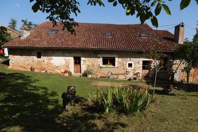 Maison à vendre à Lussas-et-Nontronneau, Dordogne, Aquitaine, avec Leggett Immobilier