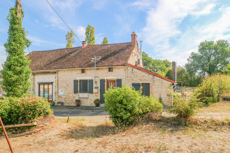 French property for sale in Brigueil-le-Chantre, Vienne - €162,000 - photo 0
