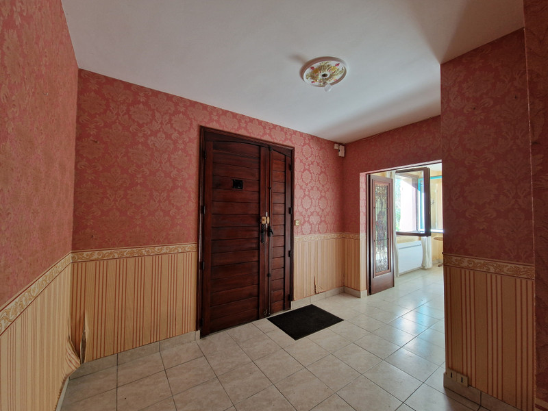French property for sale in Vouzan, Charente - €128,000 - photo 2