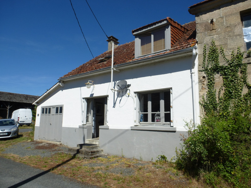 French property for sale in Lafat, Creuse - &#8364;77,000 - photo 2