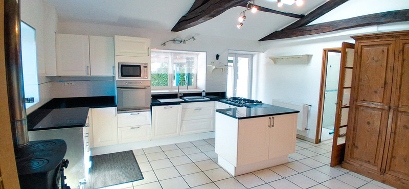 French property for sale in Cheffois, Vendée - €205,200 - photo 2
