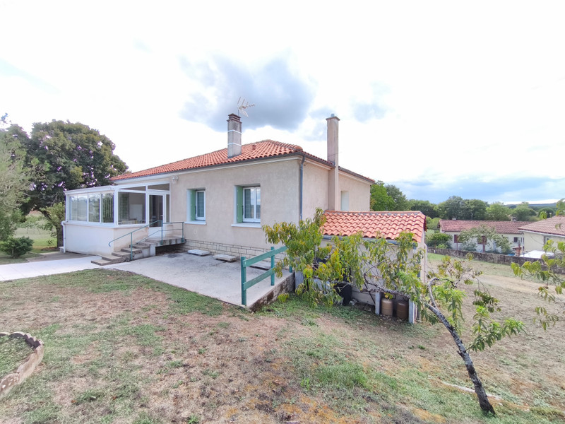 French property for sale in Marthon, Charente - €205,200 - photo 0