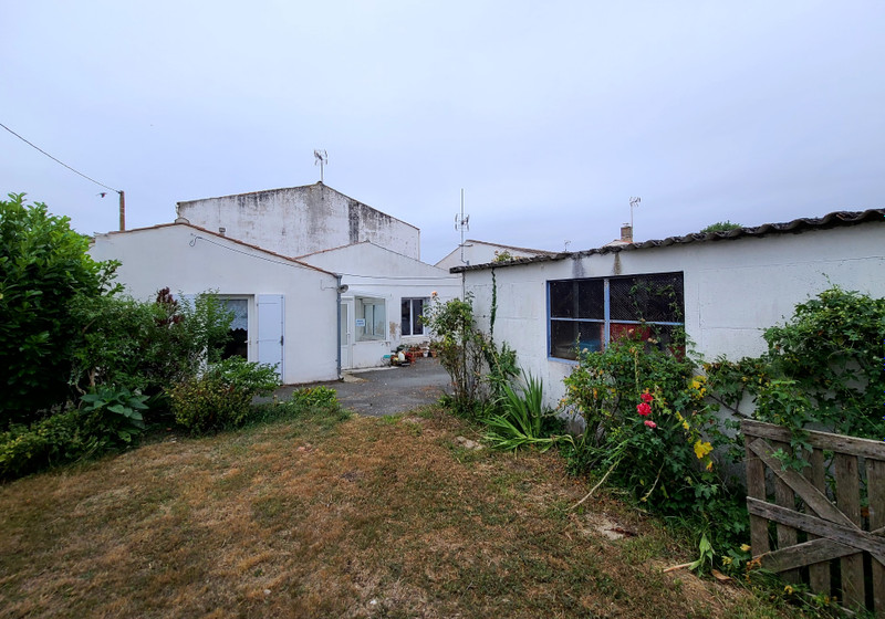 French property for sale in Charron, Charente-Maritime - &#8364;149,000 - photo 2
