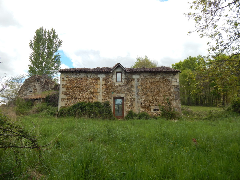 French property for sale in Édon, Charente - €77,000 - photo 12