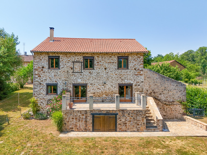 French property for sale in Vayres, Haute-Vienne - €224,700 - photo 0