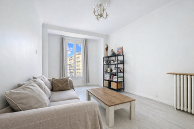French property for sale in Nice, Alpes-Maritimes - €340,000 - photo 1