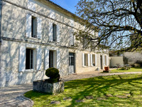 Propriété à vendre à Cognac, Charente - 379 480 € - photo n°1