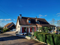 Maison à vendre à Meillard, Allier - 650.000 € - photo 1