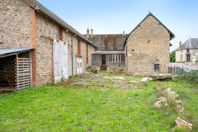 French property for sale in Roussillon-en-Morvan, Saône-et-Loire - €69,500 - photo 1
