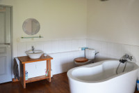 Propriété à vendre à Montbron, Charente - 530 000 € - photo n°6