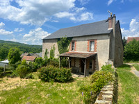 Maison à vendre à Bussière-Dunoise, Creuse - 77.000 € - photo 1
